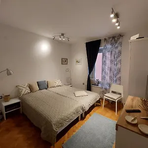  Apartment Yes